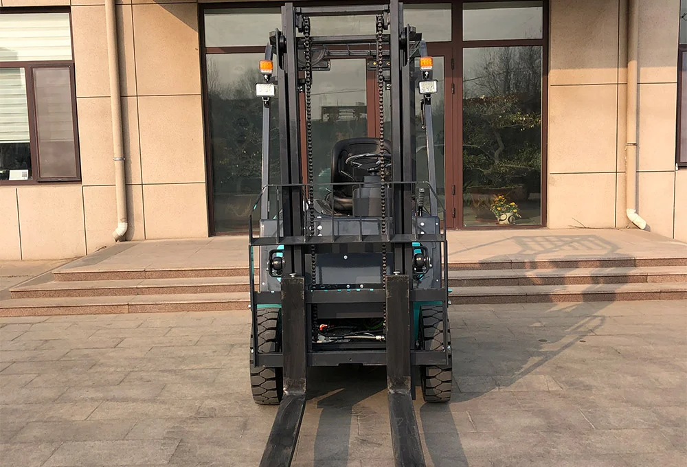 3.5-Ton Off-Road Forklift Truck